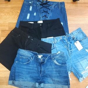 Lot of 4 short jeans 👖 and one skirt.